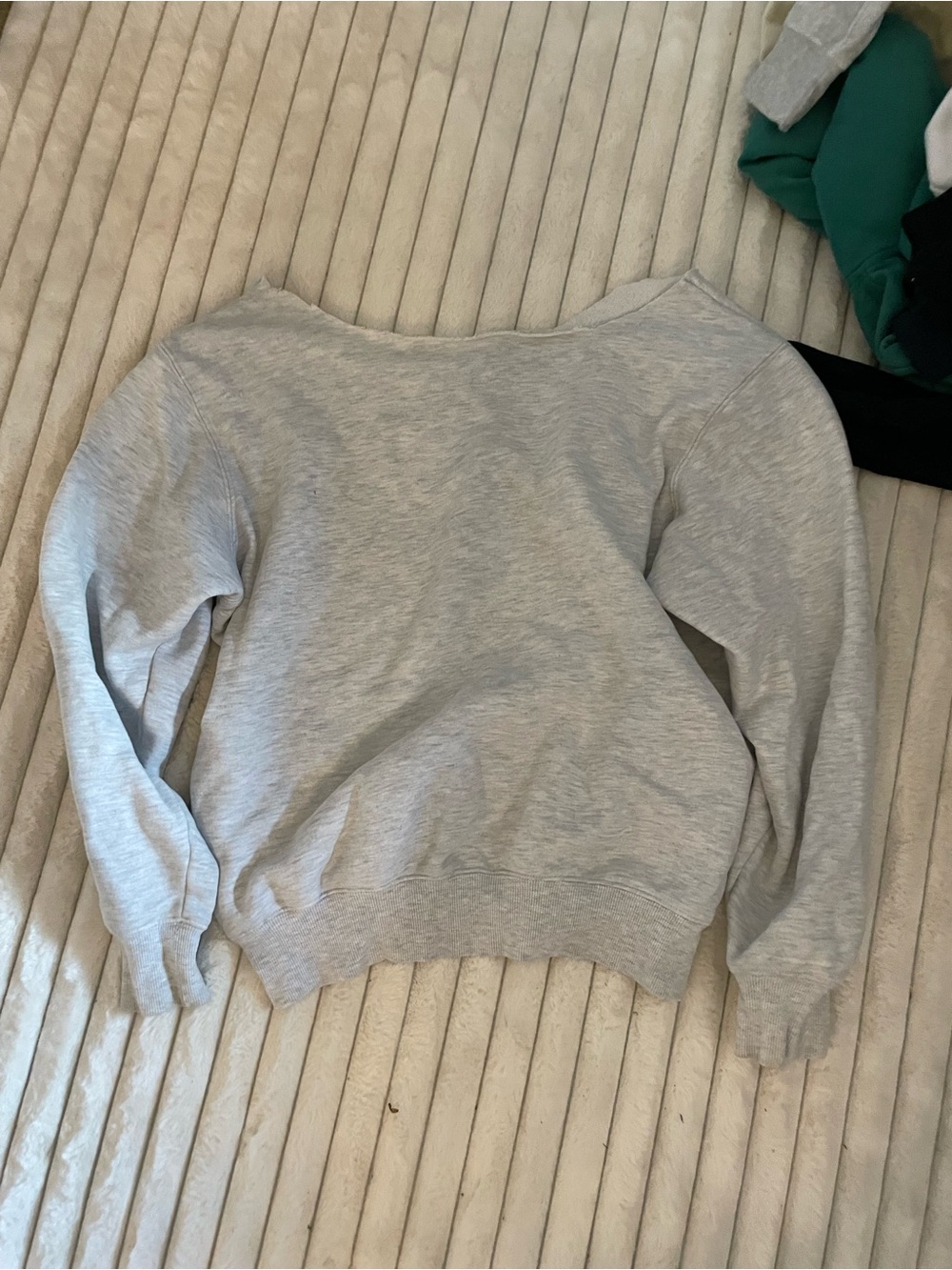 Ardenes light grey off the shoulder